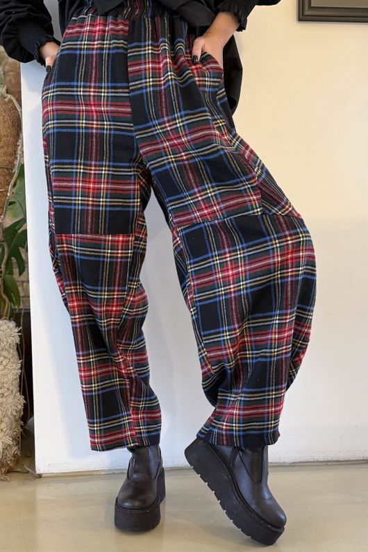 McAlister Tartan Brushed Cotton Barrel Pant Black